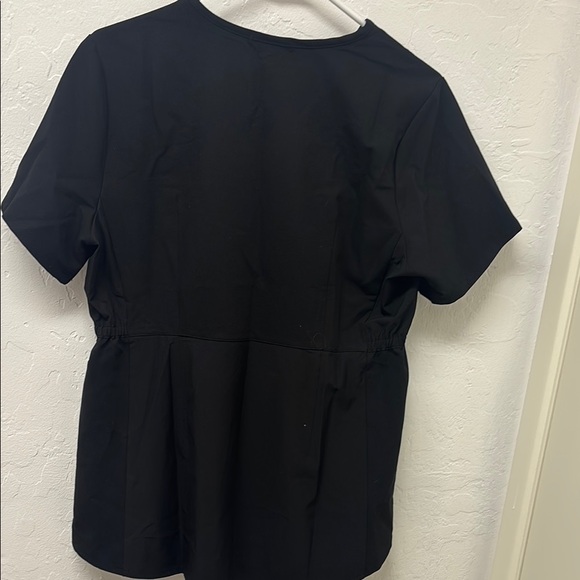 FIGS Maternity Women's Black Top - Picture 3 of 4